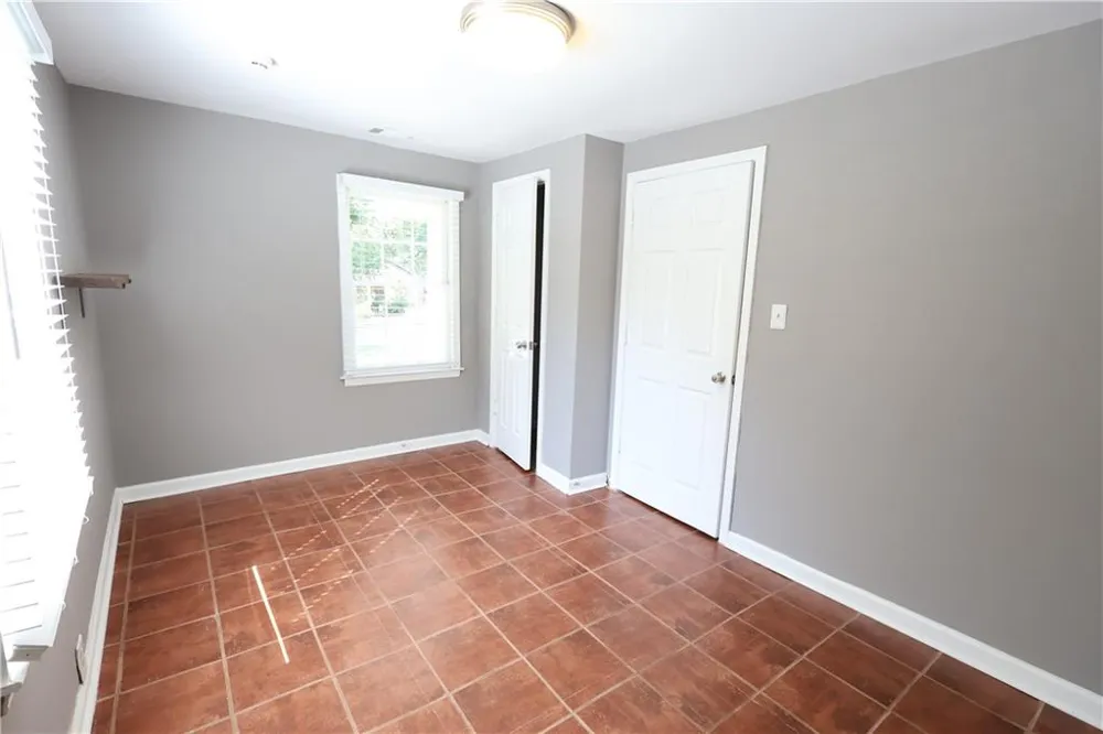 771 McLendon Drive Scottdale, GA 30079