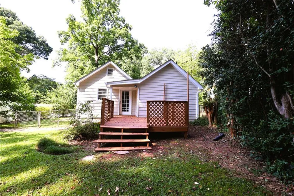 771 McLendon Drive Scottdale, GA 30079