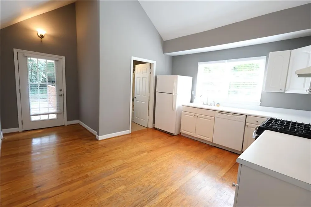 771 McLendon Drive Scottdale, GA 30079