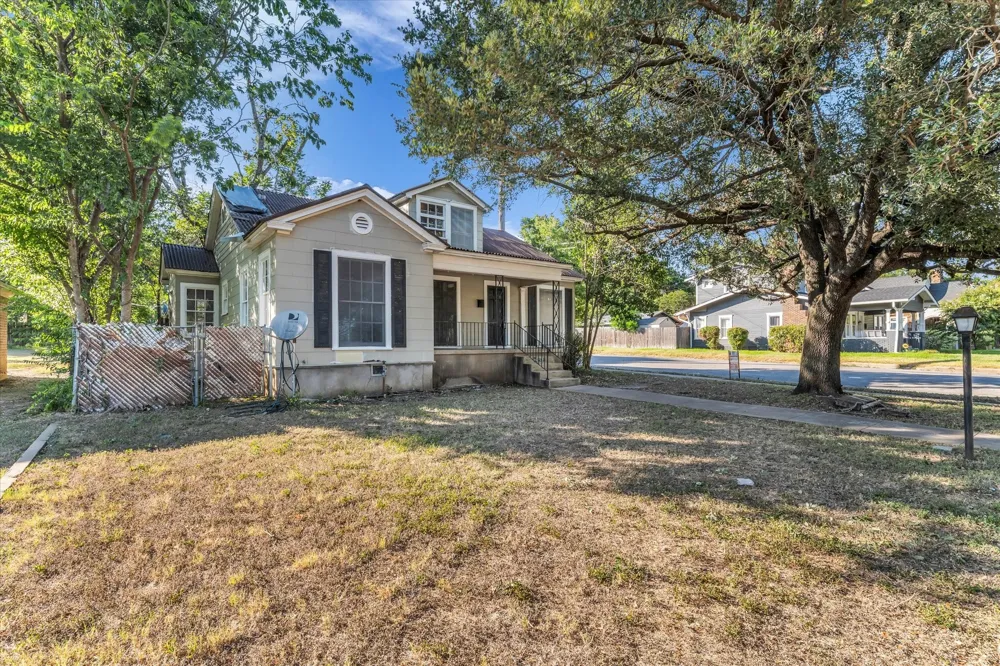 2701 Fort Avenue Waco, TX 76707