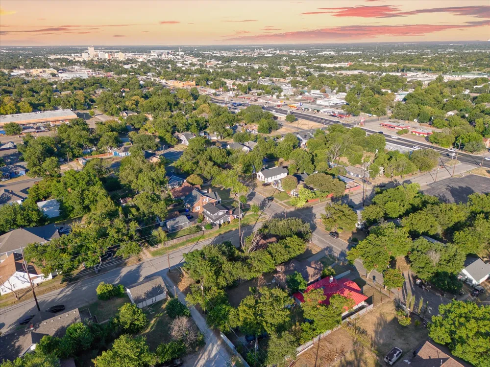 2701 Fort Avenue Waco, TX 76707