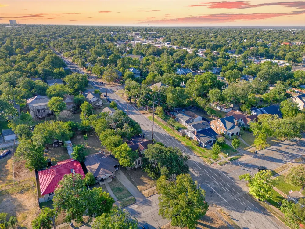 2701 Fort Avenue Waco, TX 76707
