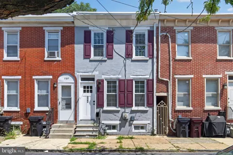727 E 7TH STREET