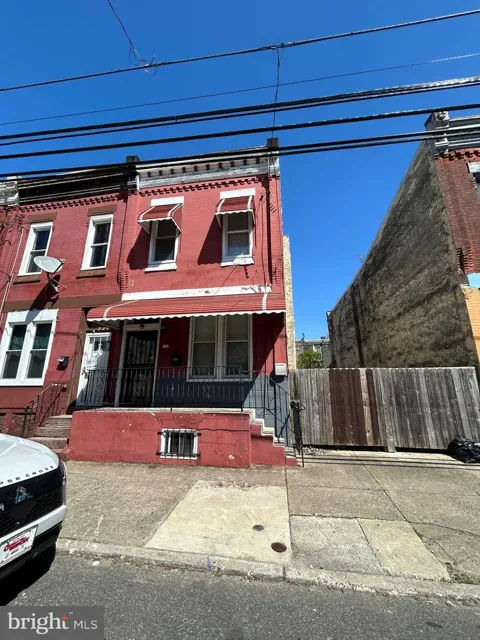 2225 17TH STREET