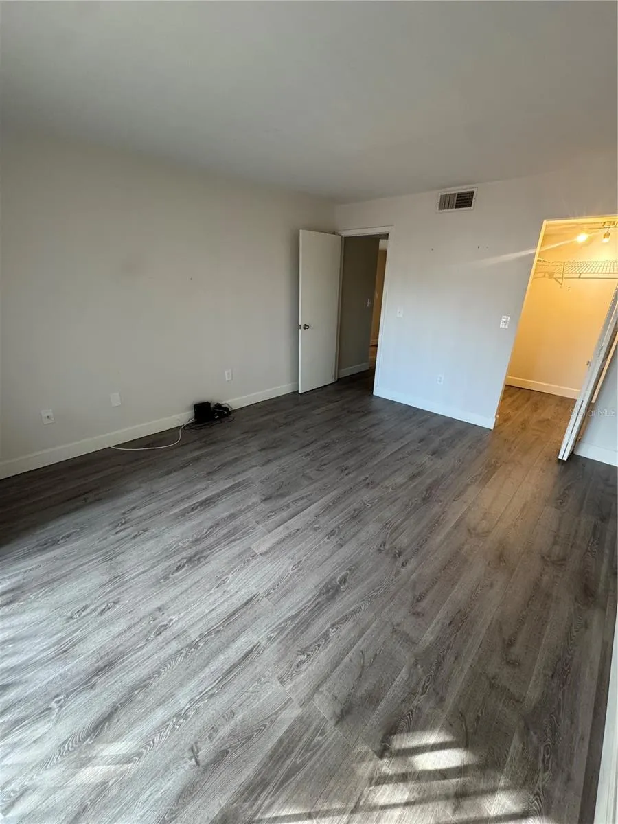 2593 COUNTRYSIDE BOULEVARD #7211 Clearwater, FL 33761