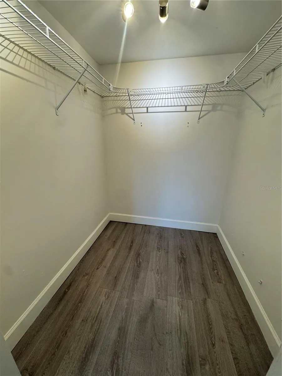 2593 COUNTRYSIDE BOULEVARD #7211 Clearwater, FL 33761
