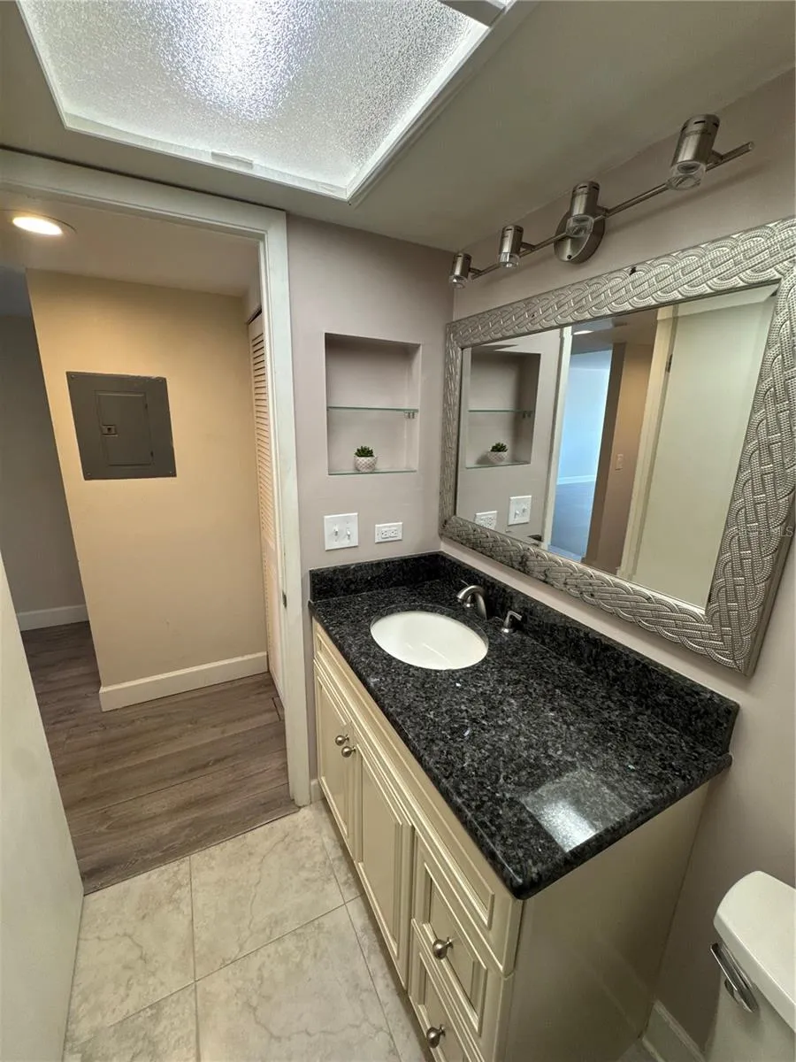 2593 COUNTRYSIDE BOULEVARD #7211 Clearwater, FL 33761