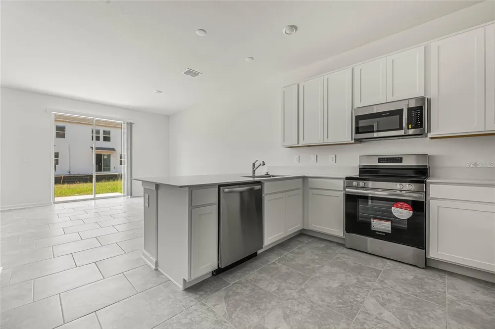 3286 LAURENT LOOP Davenport, FL 33837