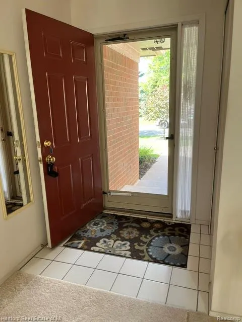2176 Maplehurst Drive Commerce Charter Township, MI 48390