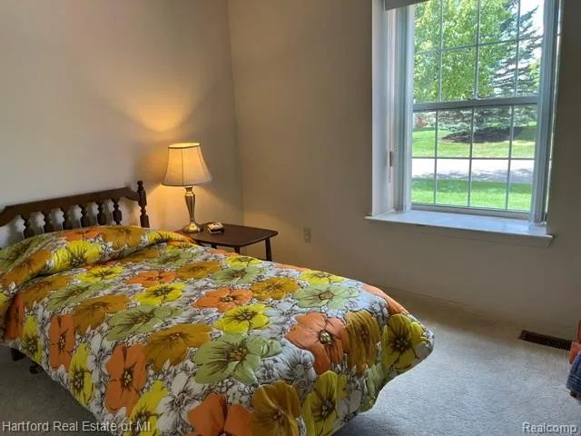 2176 Maplehurst Drive Commerce Charter Township, MI 48390