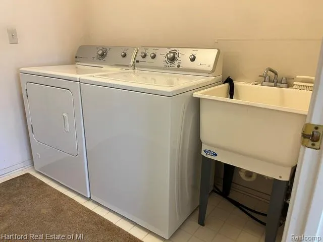 2176 Maplehurst Drive Commerce Charter Township, MI 48390
