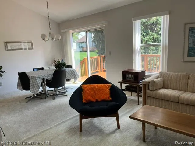 2176 Maplehurst Drive Commerce Charter Township, MI 48390
