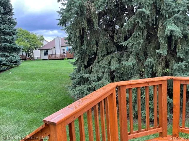2176 Maplehurst Drive Commerce Charter Township, MI 48390