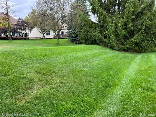 2176 Maplehurst Drive Commerce Charter Township, MI 48390