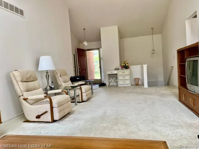 2176 Maplehurst Drive Commerce Charter Township, MI 48390
