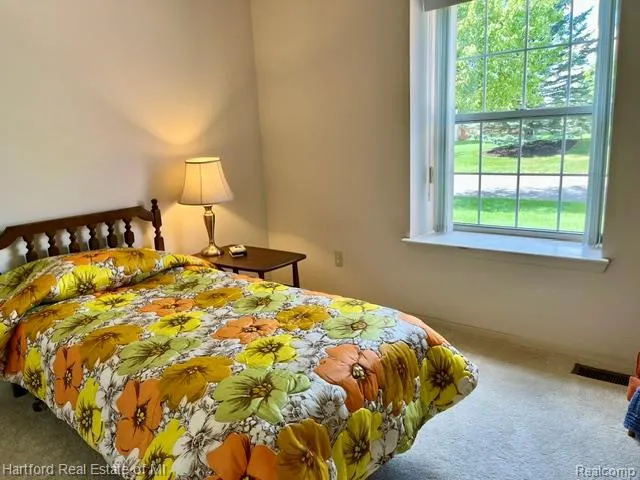 2176 Maplehurst Drive Commerce Charter Township, MI 48390