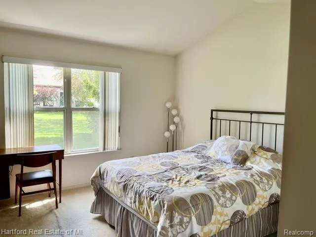 2176 Maplehurst Drive Commerce Charter Township, MI 48390
