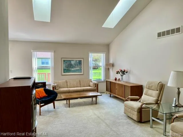2176 Maplehurst Drive Commerce Charter Township, MI 48390