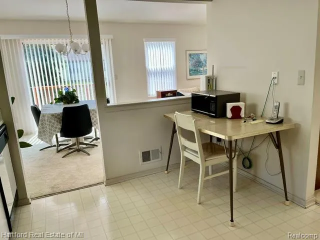 2176 Maplehurst Drive Commerce Charter Township, MI 48390