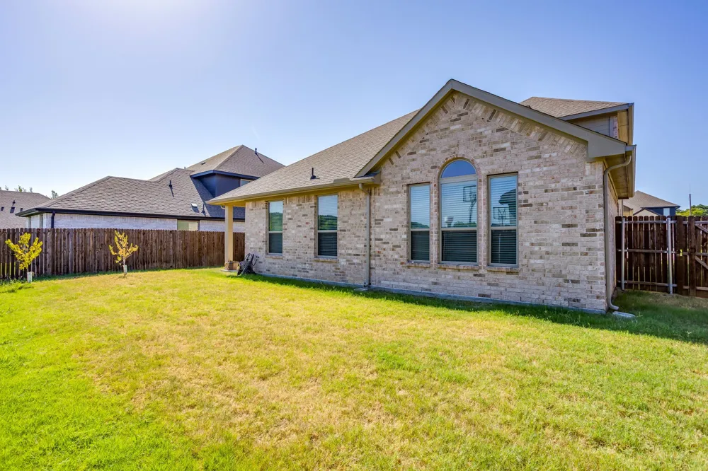 112 Everest Court Burleson, TX 76028