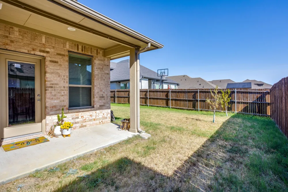 112 Everest Court Burleson, TX 76028