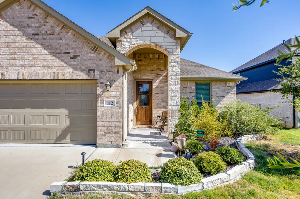 112 Everest Court Burleson, TX 76028