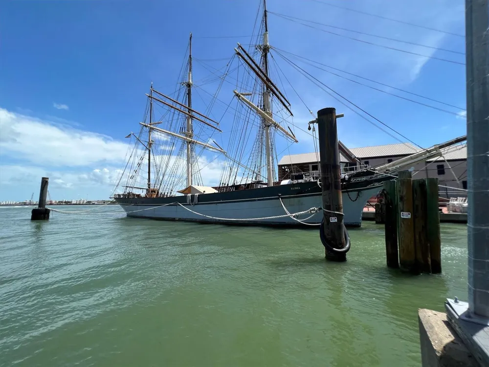 54 Grand Beach Boulevard Galveston, TX 77550