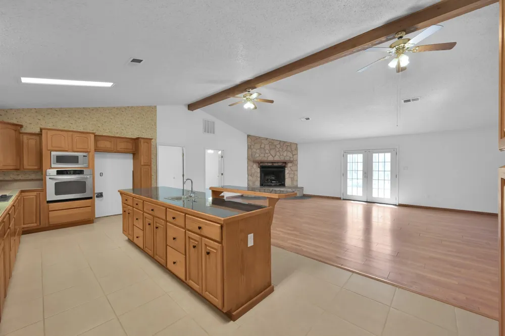 121 Magnolia Boulevard New Caney, TX 77357