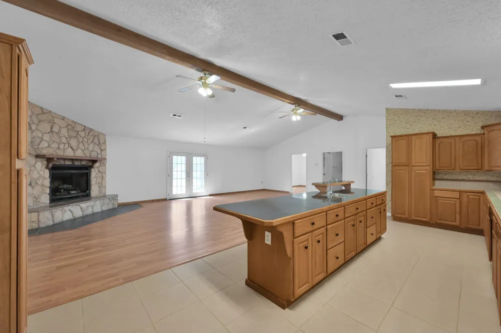 121 Magnolia Boulevard New Caney, TX 77357