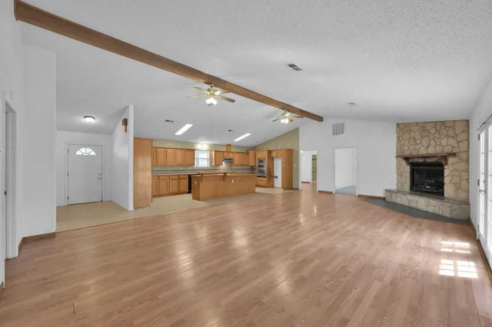121 Magnolia Boulevard New Caney, TX 77357