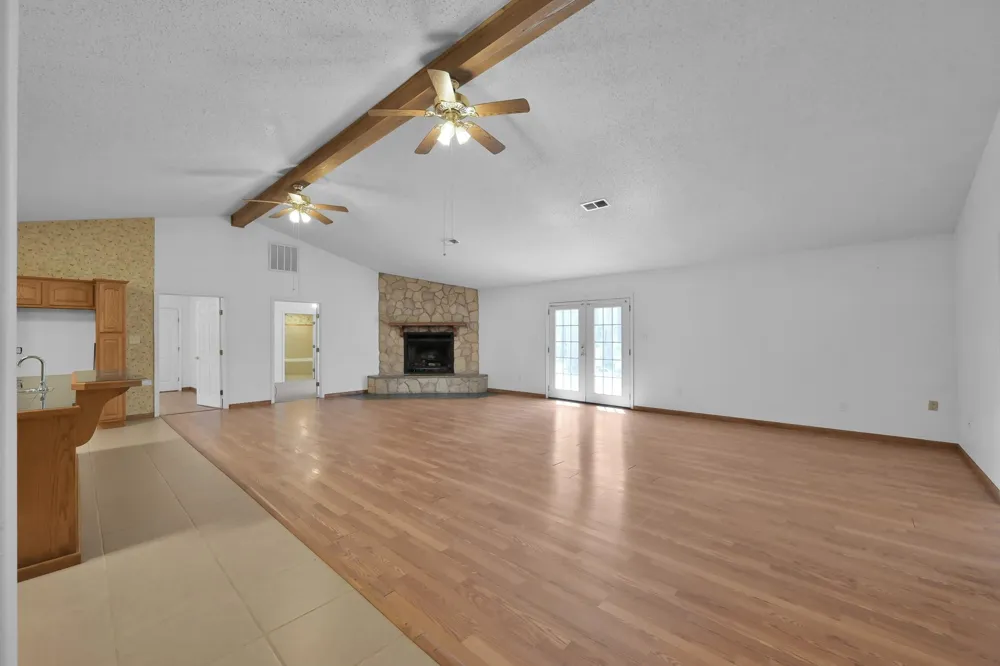 121 Magnolia Boulevard New Caney, TX 77357