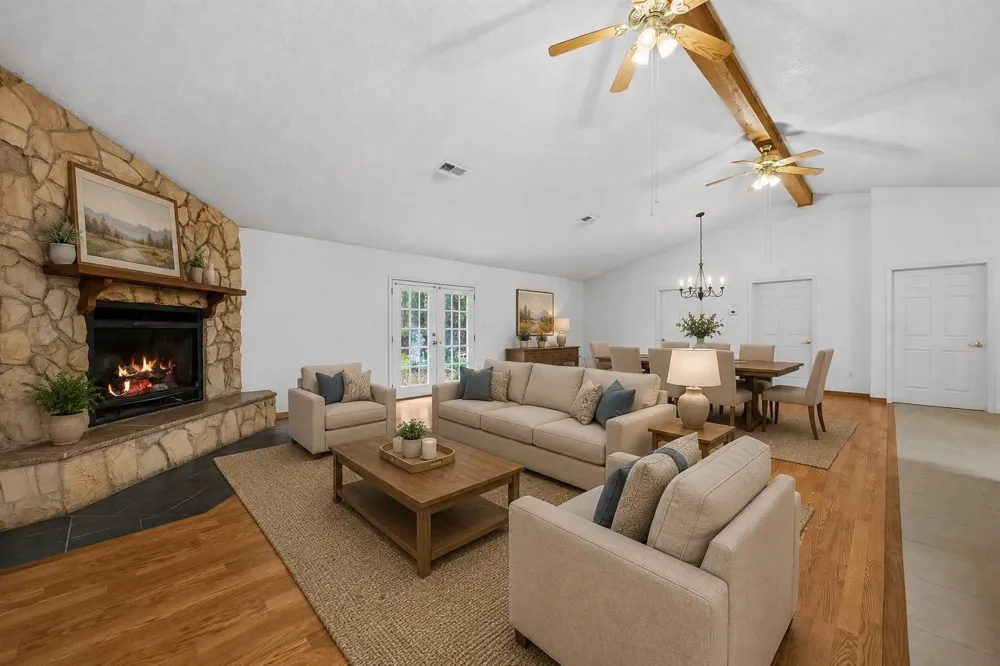 121 Magnolia Boulevard New Caney, TX 77357