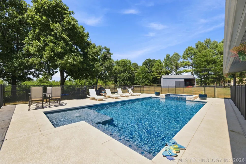 17156 S 4102 ROAD Claremore, OK 74017