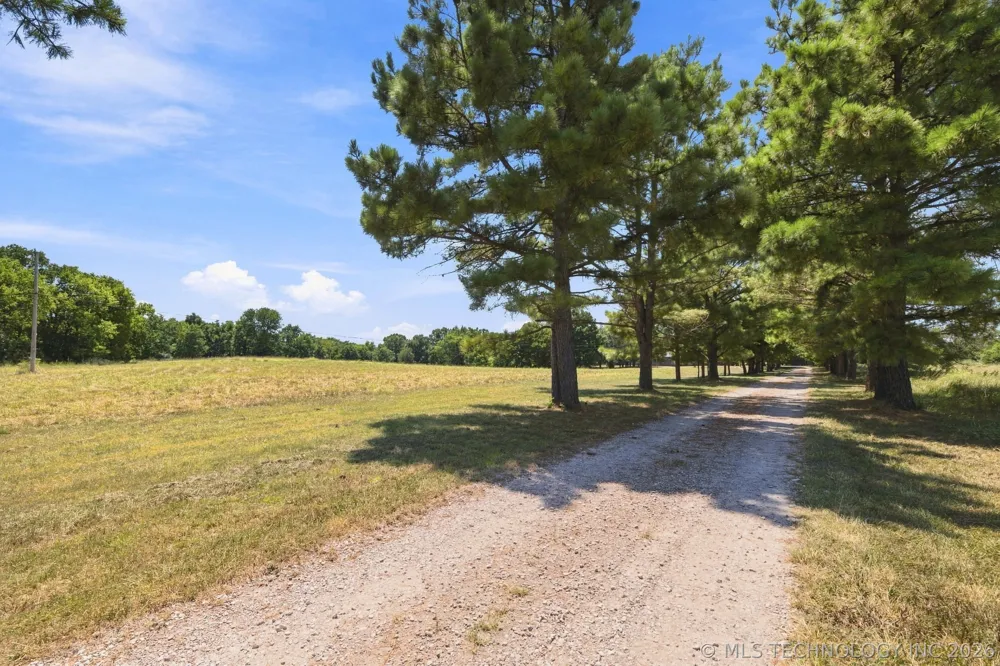 17156 S 4102 ROAD Claremore, OK 74017