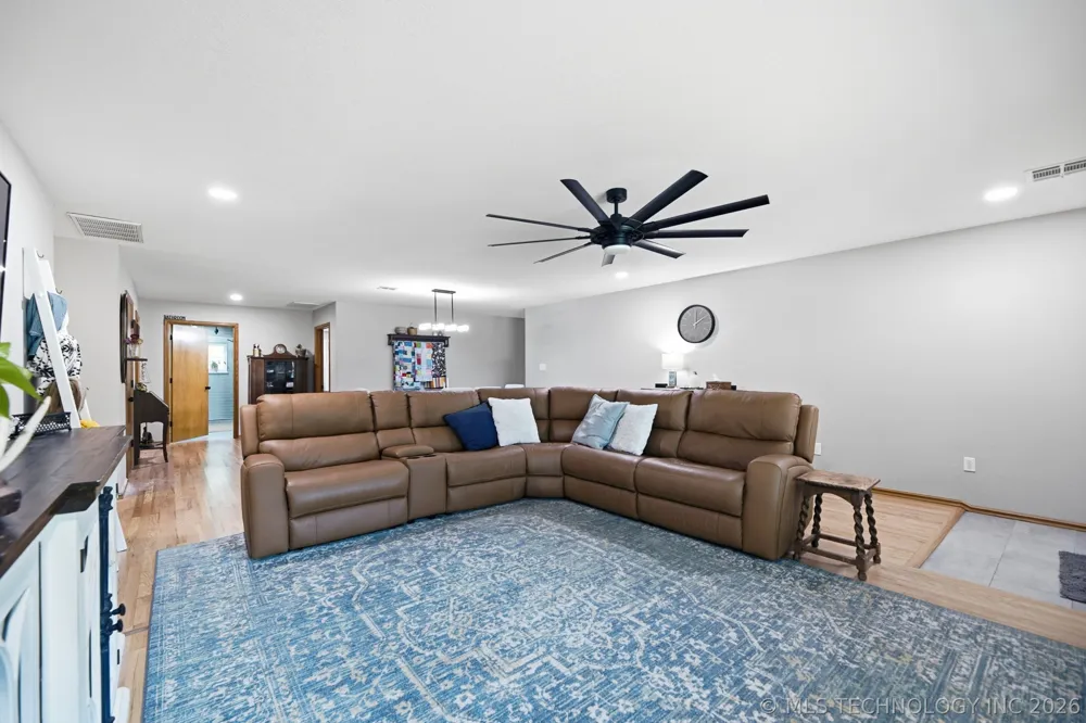 17156 S 4102 ROAD Claremore, OK 74017