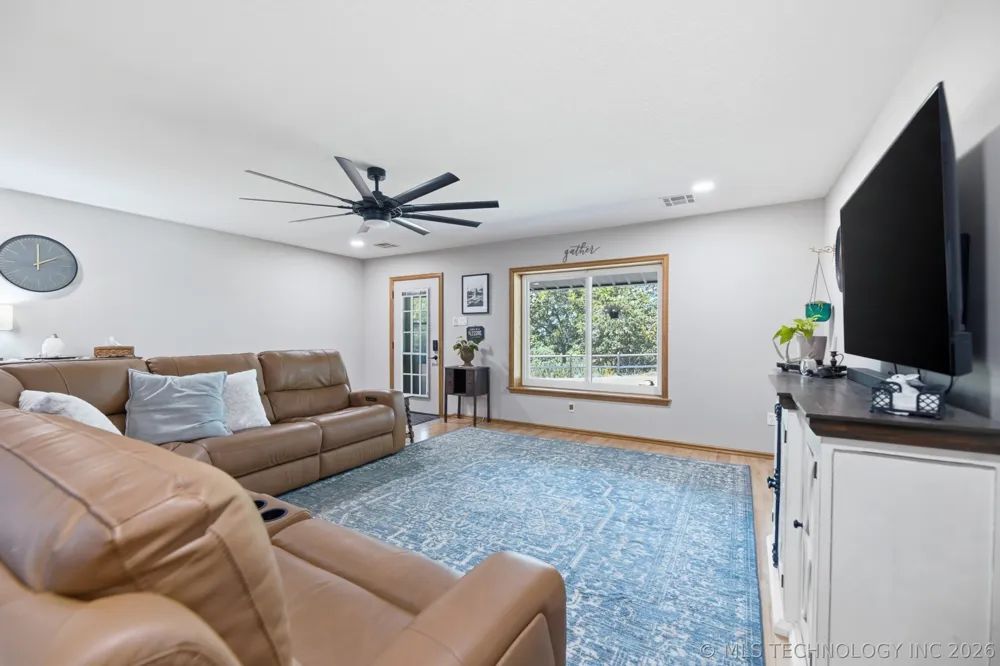 17156 S 4102 ROAD Claremore, OK 74017