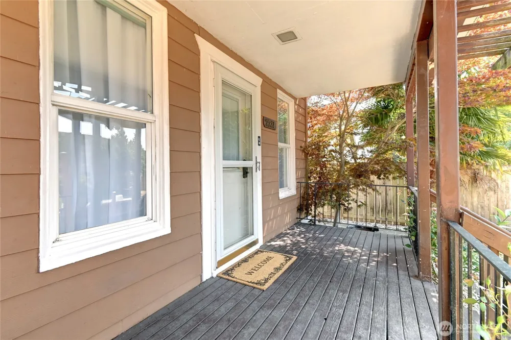 2327 Harrison Avenue Everett, WA 98201