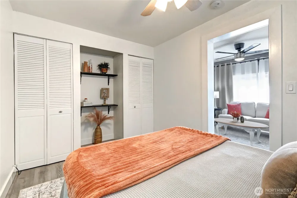 2327 Harrison Avenue Everett, WA 98201
