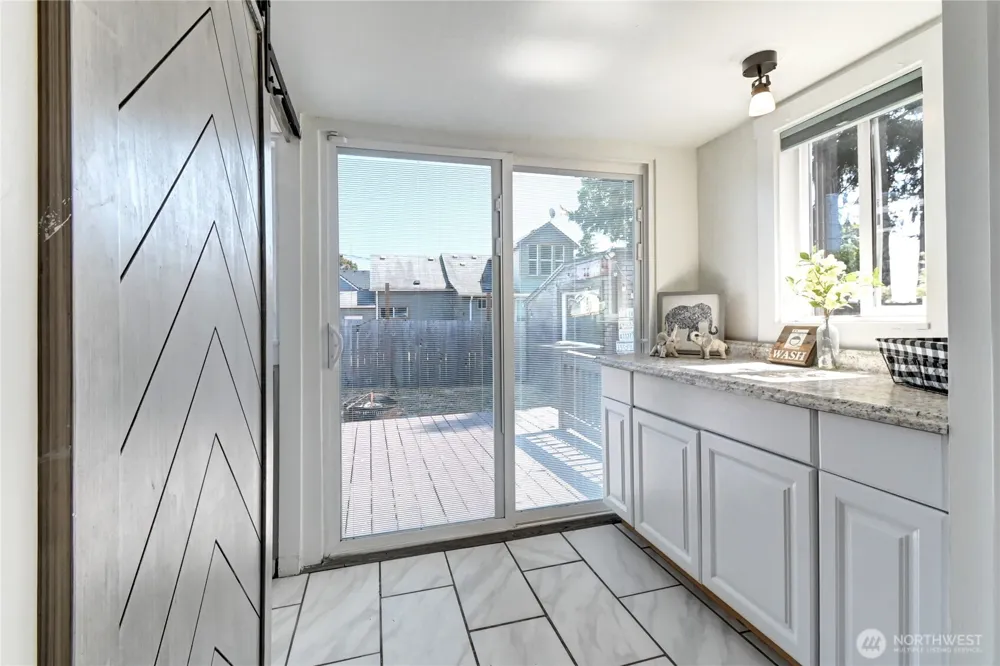 2327 Harrison Avenue Everett, WA 98201