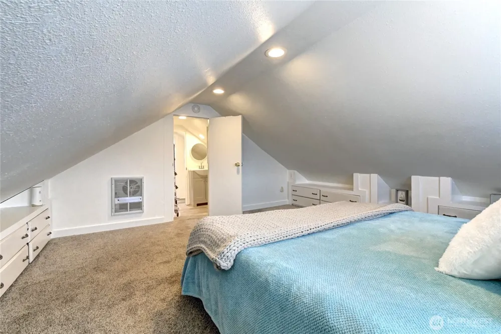 2327 Harrison Avenue Everett, WA 98201