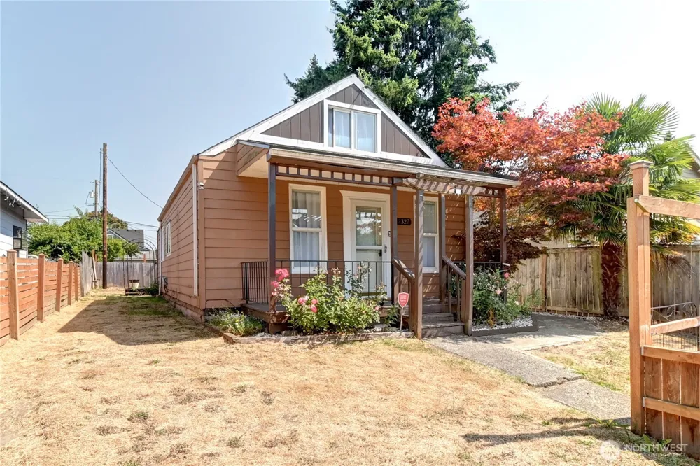 2327 Harrison Avenue Everett, WA 98201