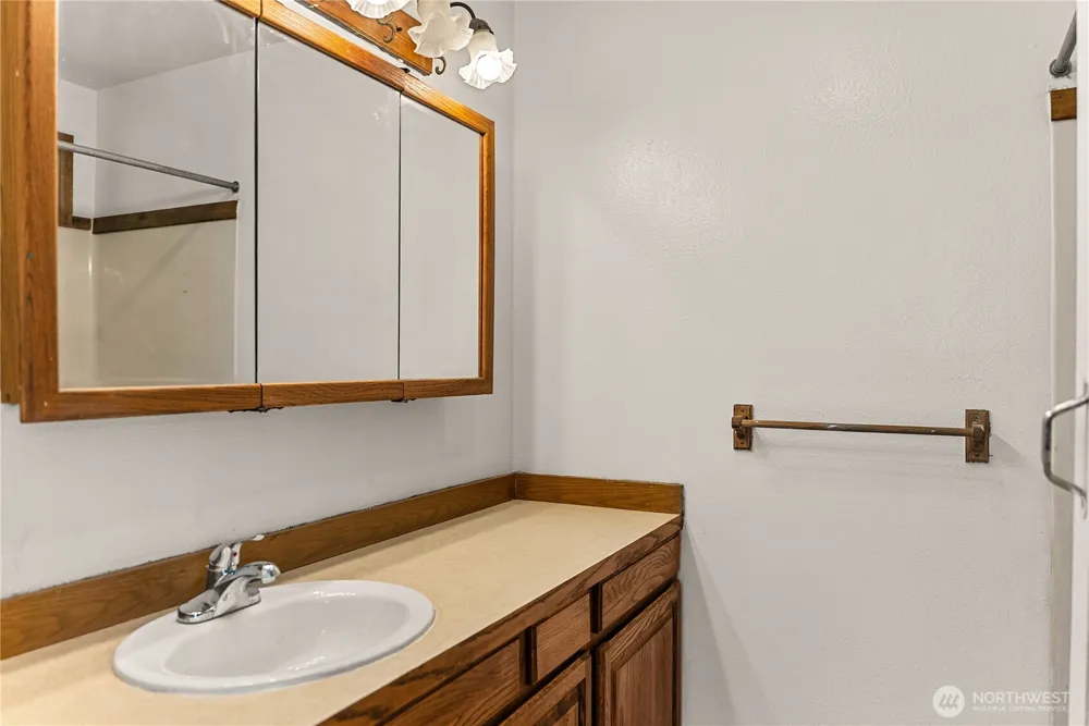 905 Schulz Lane Twisp, WA 98856