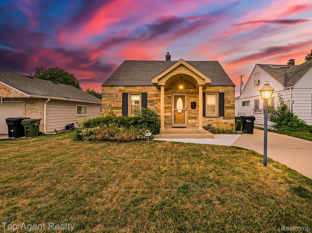 17236 Euclid Avenue Allen Park City, MI 48101