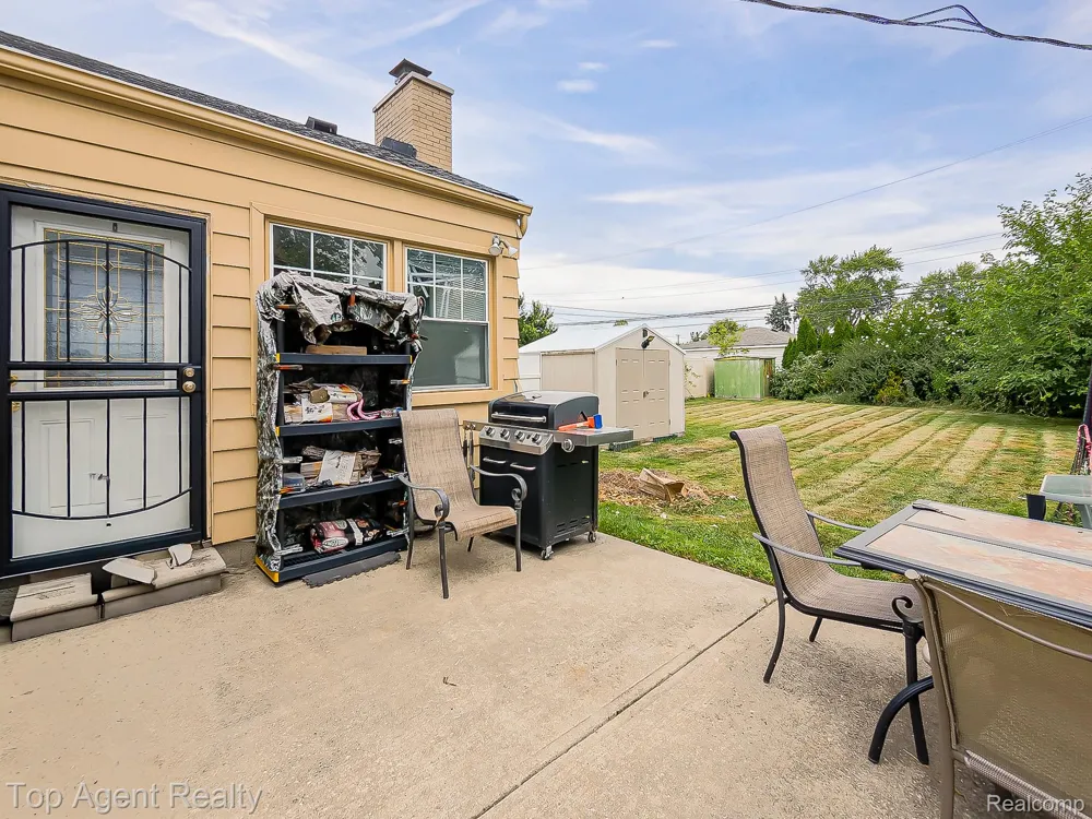 17236 Euclid Avenue Allen Park City, MI 48101