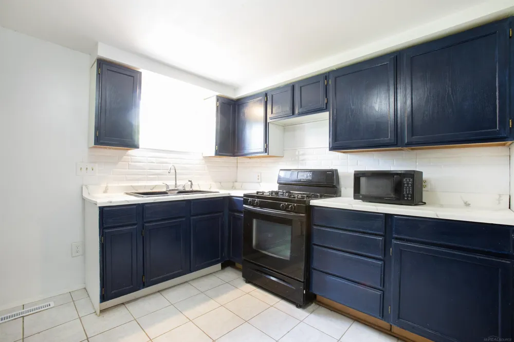 2636 Henry Street Port Huron City, MI 48060
