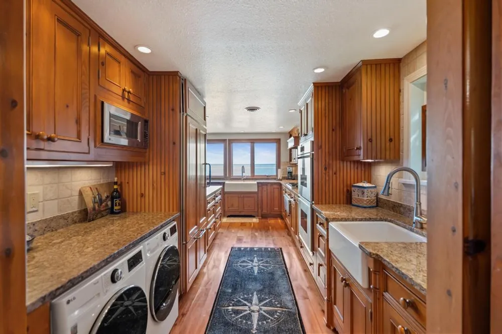 1308 Wenniway Wawatam Township, MI 49701