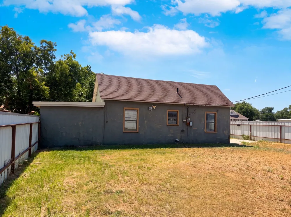 606 Cedar Street Seymour, TX 76380