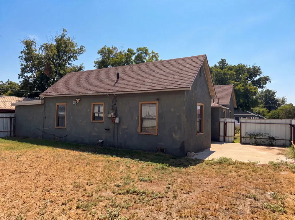 606 Cedar Street Seymour, TX 76380