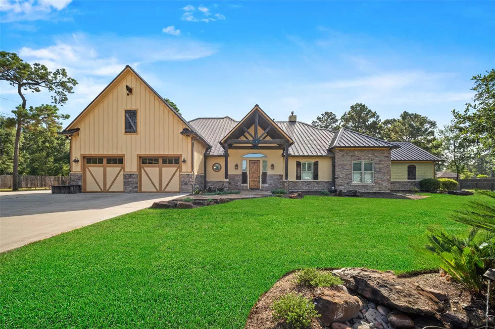 21710 Pino Lane Crosby, TX 77532