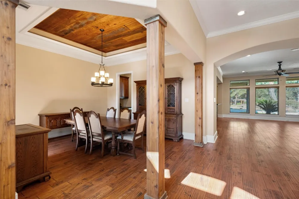 21710 Pino Lane Crosby, TX 77532
